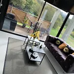 Glass Cube Penzion Outes