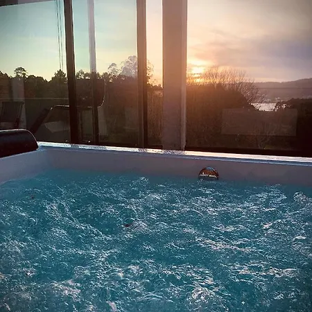 Glass Cube Guest house *