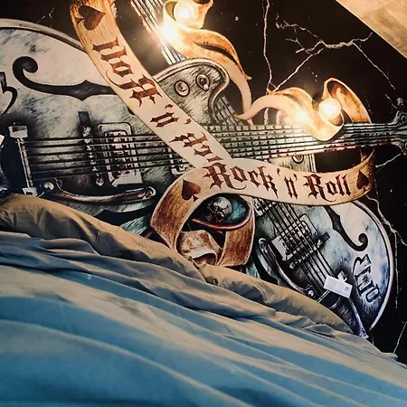 Glass Cube Penzion Outes