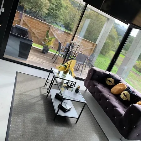 Glass Cube Penzion Outes