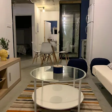 Glass Cube Гостевой дом Оутес