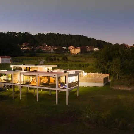 Glass Cube Guest house *