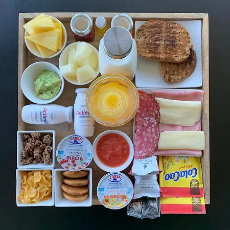 Glass Cube Penzion Outes