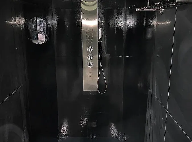 Glass Cube Guest house 4*